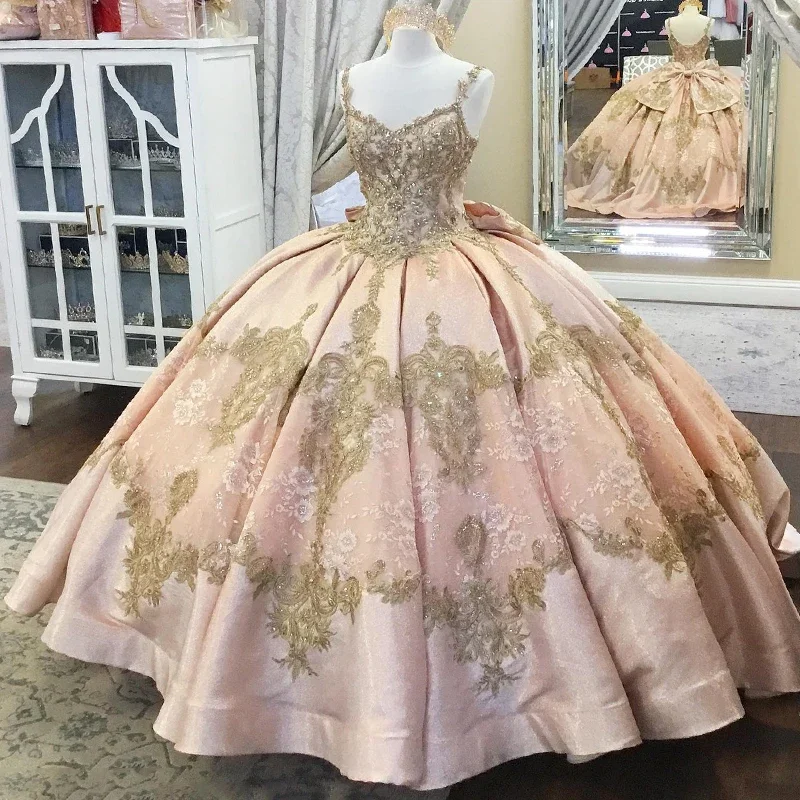 sleek dressLuxury Rose Gold Quinceanera Dresses 2024 Lace Appliqued Lace Crystal Ball Gown Vestidos 15 De Quinceañera 16 Sweet